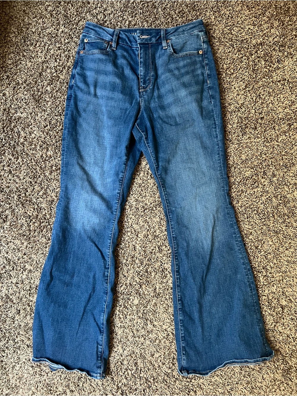 American Eagle Outfitters light blue denim jeans
